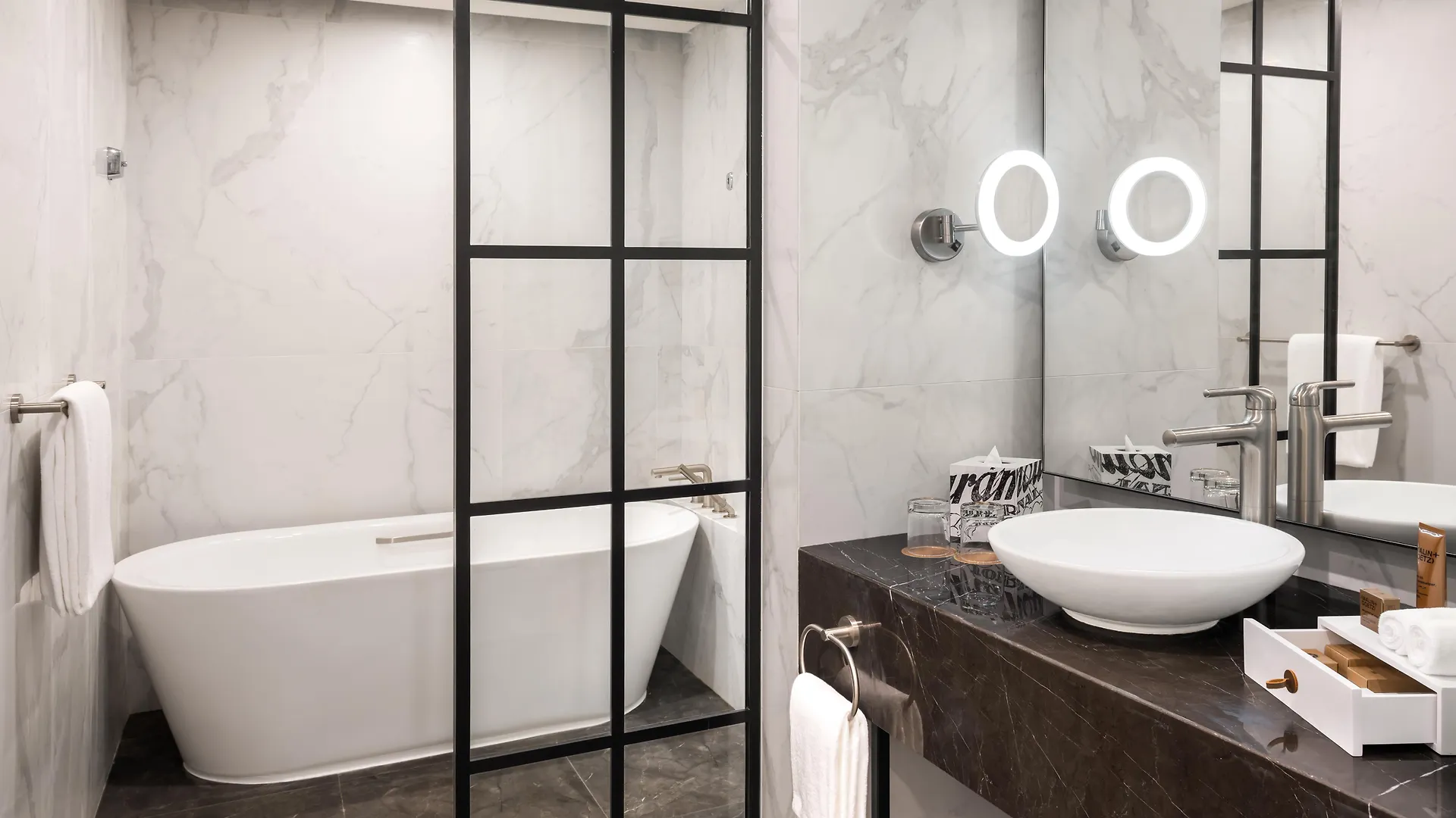 Paramount Hotel Midtown 두바이